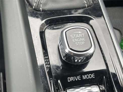 Used 2020 Volvo XC60 T5 R-Design image 26