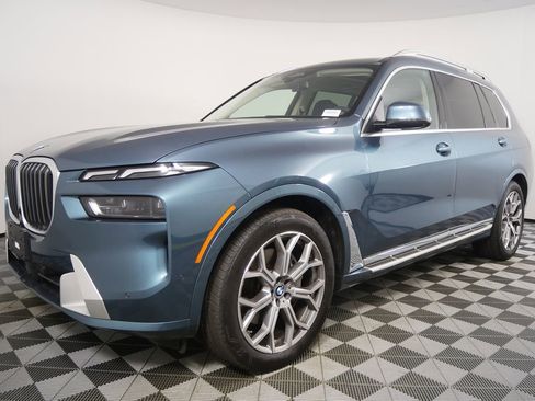 Certified 2025 BMW X7 xDrive40i w/ Premium Package image 6