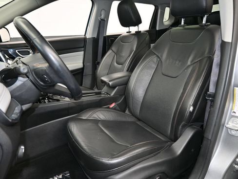 Used 2022 Jeep Compass Limited w/ Sun and Sound Group AWD/4WD image 10