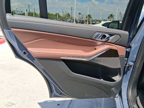 Used 2024 BMW X7 xDrive40i AWD/4WD image 15