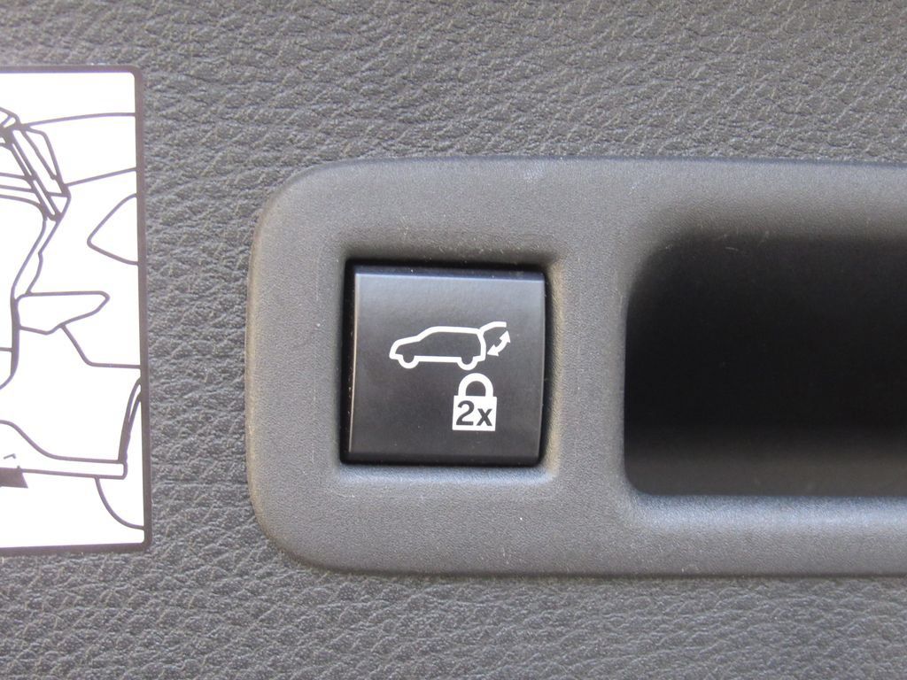 Certified 2024 Toyota Sienna XLE FWD image 24