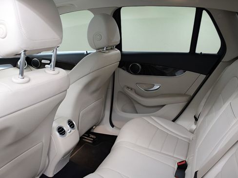 Used 2022 Mercedes-Benz GLC 300 image 29