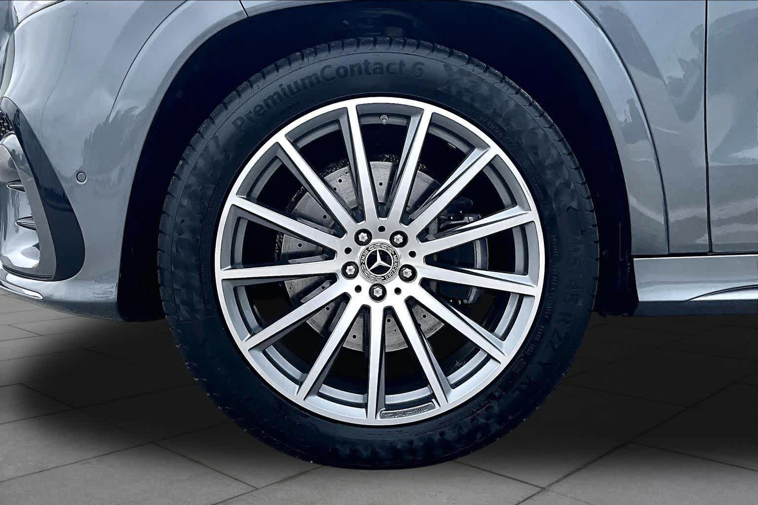 Used 2025 Mercedes-Benz GLS 450 4MATIC w/ AMG Line Exterior image 11