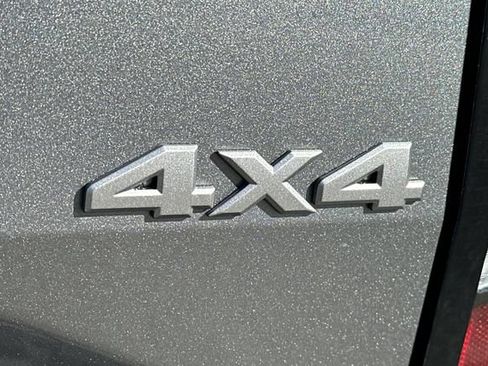 Certified 2025 Nissan Frontier SV AWD/4WD image 32