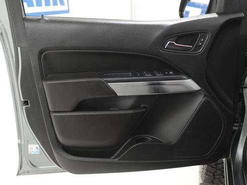 Used 2020 Chevrolet Colorado LT image 10