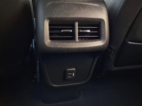 Used 2024 GMC Terrain SLE w/ Driver Convenience Package image 24