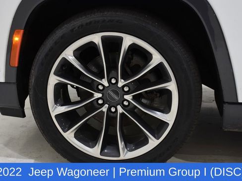 Used 2022 Jeep Wagoneer Series III w/ Premium Group I AWD/4WD image 6