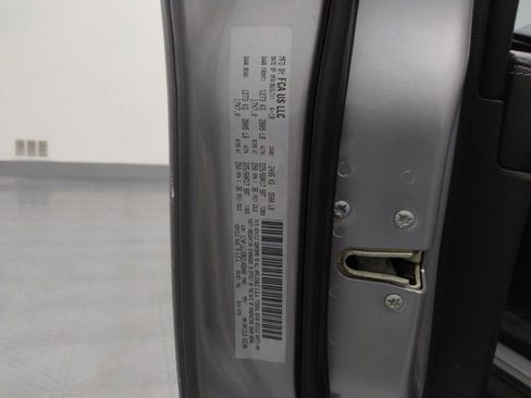 Used 2019 Jeep Cherokee Latitude Plus w/ Trailer Tow Group image 33