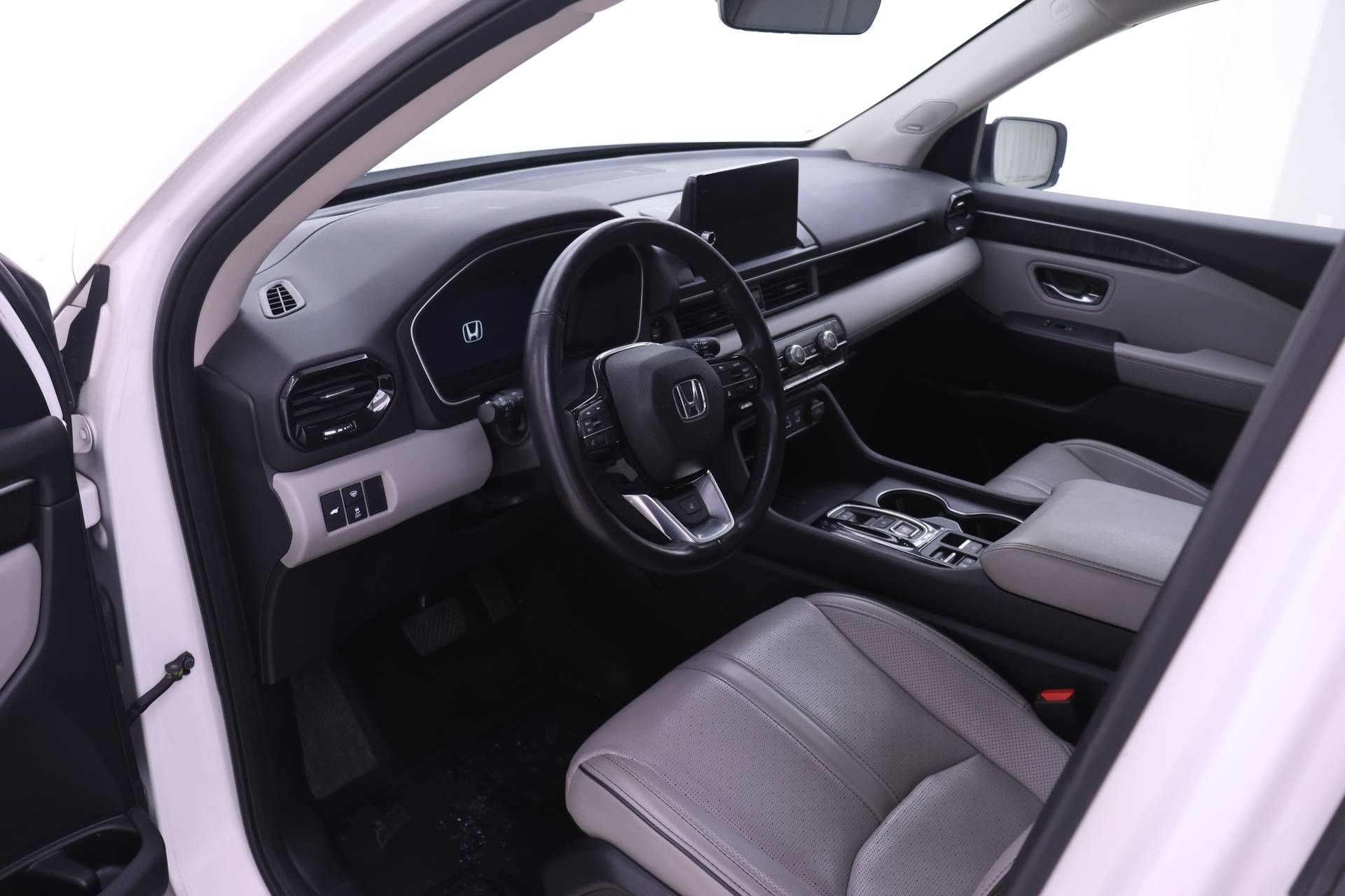 Certified 2023 Honda Pilot Elite image 3