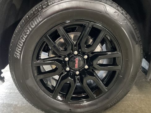 Used 2024 GMC Sierra 1500 Elevation w/ Elevation Premium Package AWD/4WD image 12