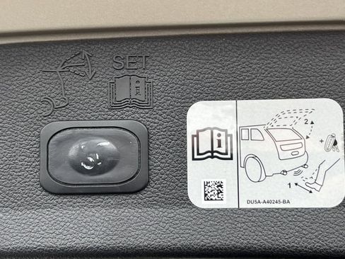 Certified 2017 Ford Escape Titanium image 34