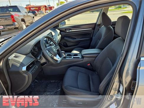 Used 2022 Nissan Altima 2.5 SV FWD image 17