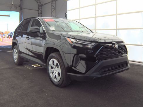 Used 2025 Toyota RAV4 LE image 5