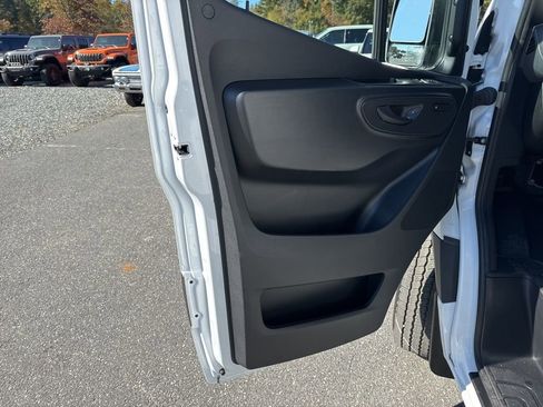 Used 2025 Mercedes-Benz Sprinter 2500 image 19