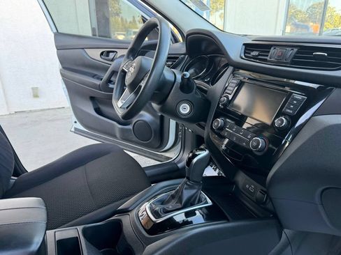 Used 2020 Nissan Rogue Sport S FWD image 21