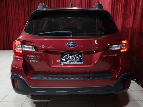 Used 2018 Subaru Outback 2.5i Premium image 10