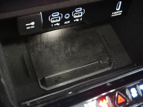 Used 2023 Jeep Grand Wagoneer Series III image 39