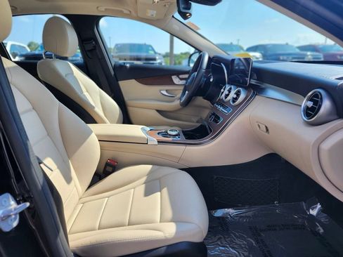Used 2021 Mercedes-Benz C 300 4MATIC Sedan w/ Premium Package image 9