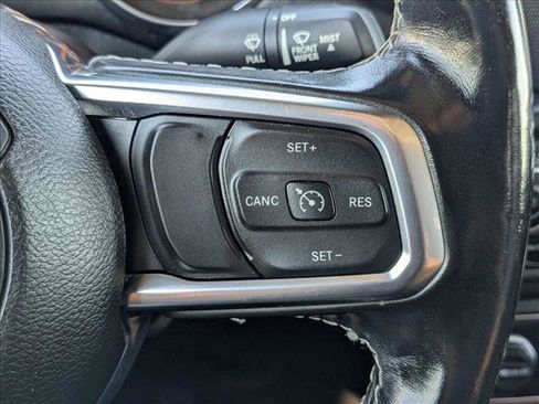 Used 2020 Jeep Gladiator Overland image 16