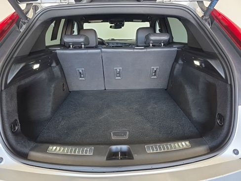 Used 2021 Cadillac XT4 Premium Luxury w/ LPO, Radiant Package image 8