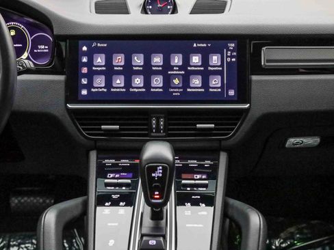 Used 2023 Porsche Cayenne Platinum Edition image 17