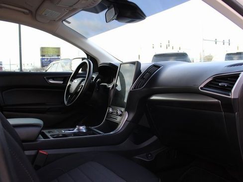 Used 2024 Ford Edge SE image 21