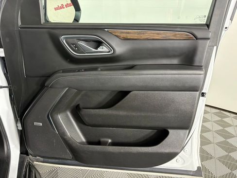 Used 2023 Chevrolet Suburban Premier RWD image 43