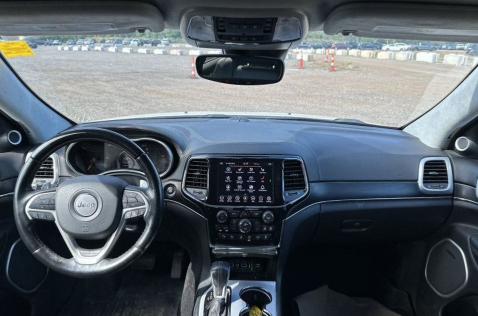 Used 2020 Jeep Grand Cherokee Summit AWD/4WD image 10