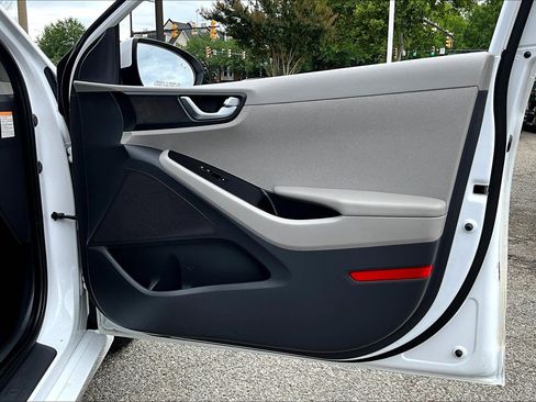 Used 2019 Hyundai Ioniq SEL FWD image 18