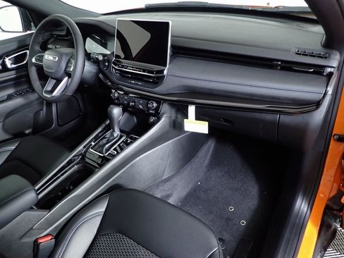 New 2026 Jeep Compass Latitude image 29