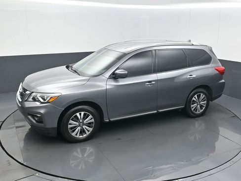 Used 2020 Nissan Pathfinder SV image 12