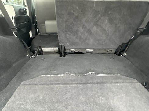 Used 2009 Jeep Wrangler Unlimited Rubicon w/ Dual Top Group image 15