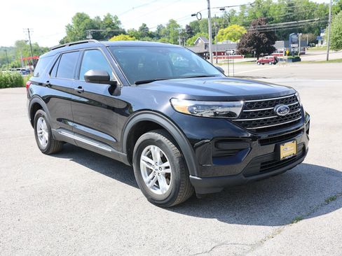 Certified 2023 Ford Explorer XLT w/ Class IV Trailer Tow Package AWD/4WD image 1