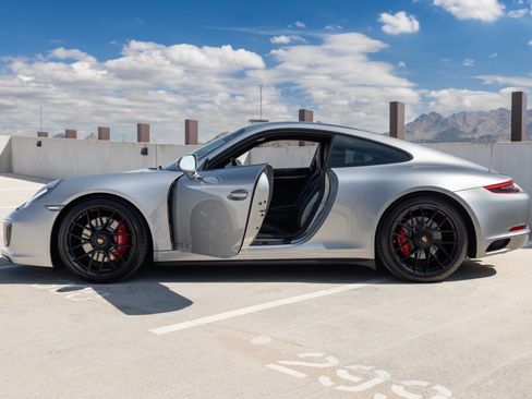 Used 2018 Porsche 911 GT3 RS image 12