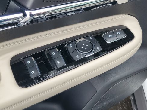 New 2026 Lincoln Corsair Premiere image 10