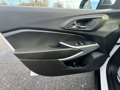 Used 2024 Chevrolet Trax RS w/ Driver Confidence Package image 23