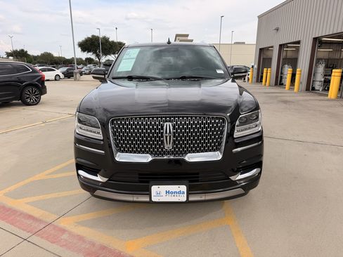 Used 2019 Lincoln Navigator Select RWD image 3