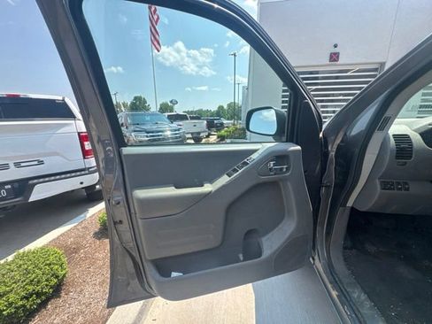 Used 2021 Nissan Frontier SV w/ SV Utility Package AWD/4WD image 18