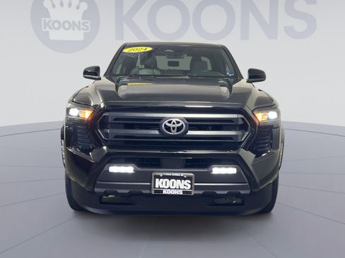 Used 2024 Toyota Tacoma SR5 AWD/4WD image 4