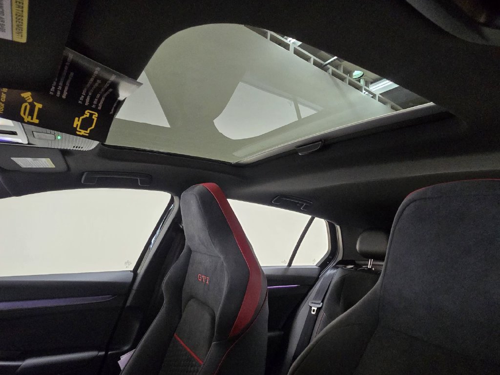 New 2026 Volkswagen GTI SE FWD image 31