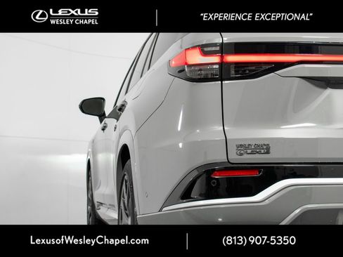 New 2026 Lexus TX 500h AWD image 4