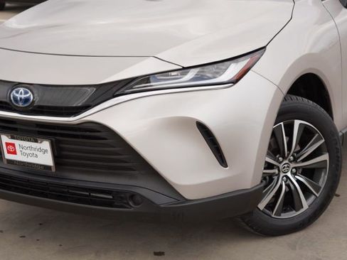 Certified 2024 Toyota Venza LE image 5