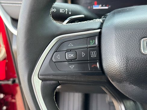 Used 2025 Jeep Grand Cherokee L Altitude image 31