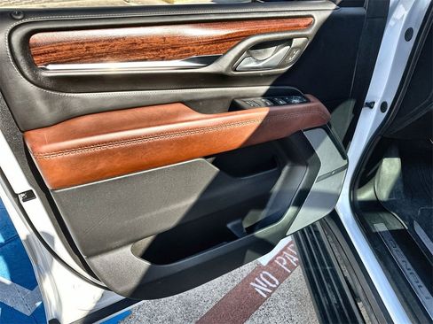 Used 2024 GMC Yukon Denali Ultimate image 21