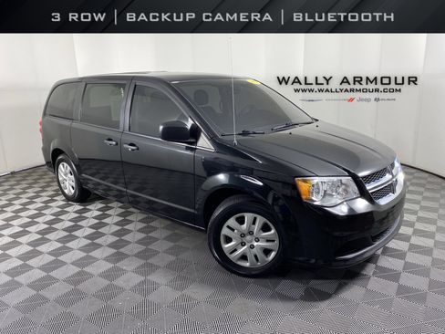 Used 2019 Dodge Grand Caravan SE w/ UConnect Hands-Free Group FWD image 1