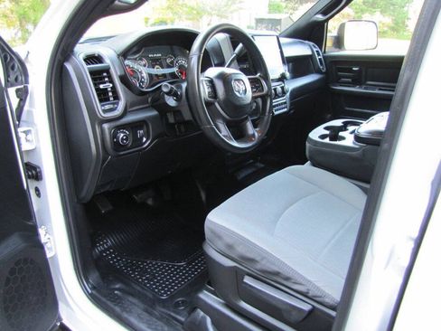 Used 2022 RAM 3500 Tradesman w/ Chrome Appearance Group AWD/4WD image 13