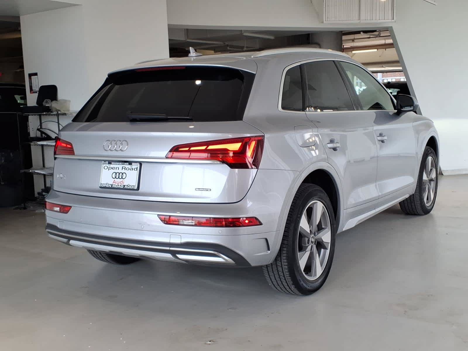 Used 2023 Audi Q5 2.0T Premium Plus w/ Premium Plus Package AWD/4WD image 4