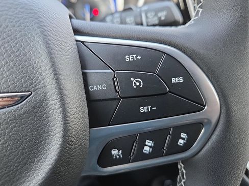 New 2026 Chrysler Pacifica Select image 18