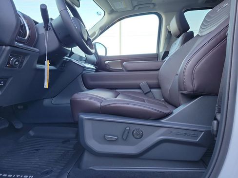 New 2025 Ford Expedition Platinum w/ Platinum Ultimate Package image 17