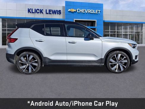 Used 2022 Volvo XC40 P8 Recharge Ultimate image 9